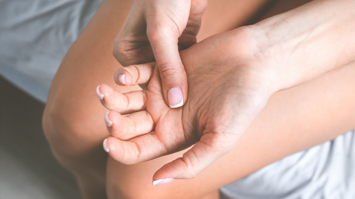 Sensação de formigamento no corpo do nada: o que pode ser?