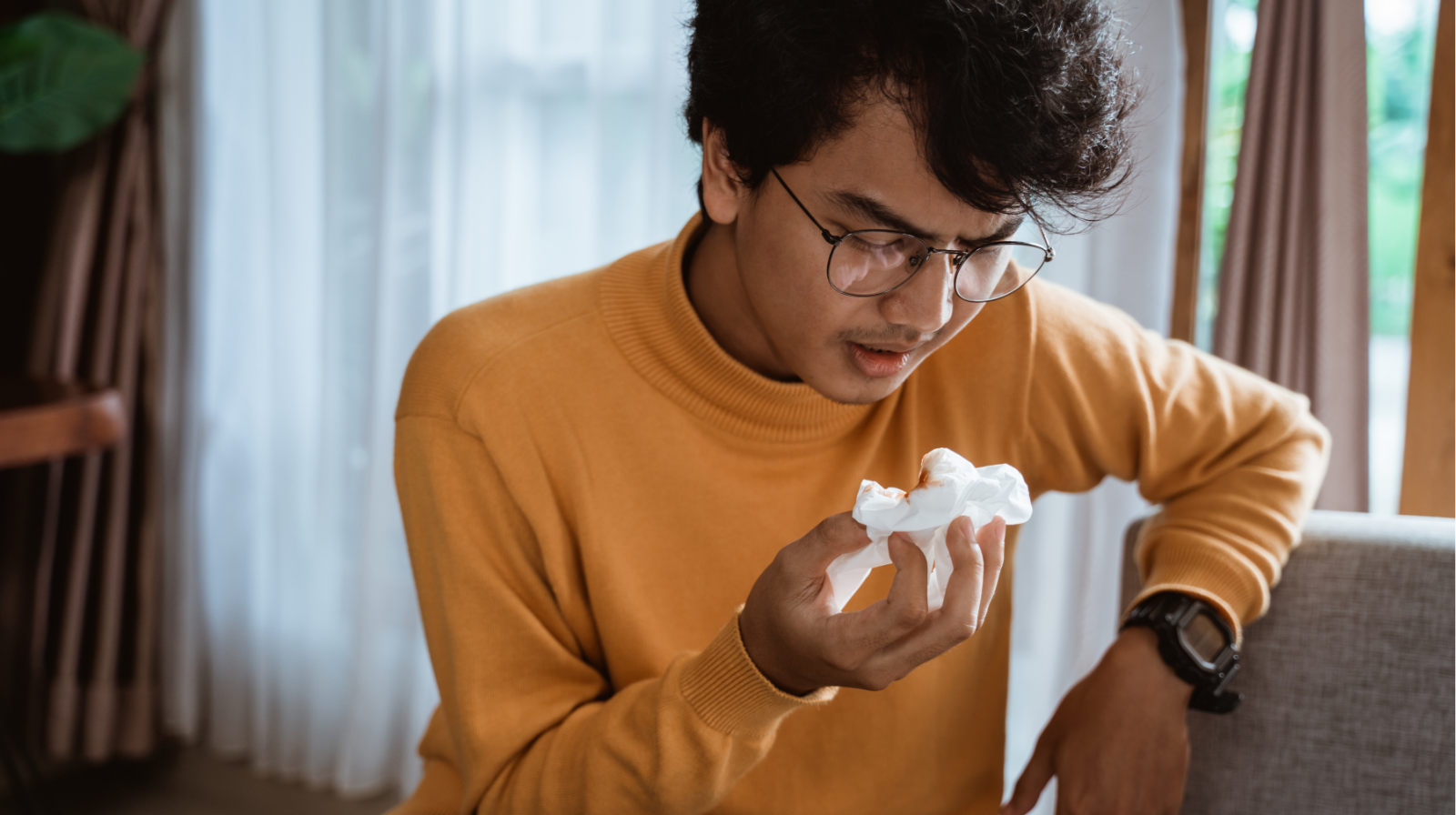 O que a cor do catarro pode revelar sobre sua saúde