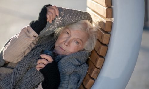 Sensação de frio do nada, mesmo sem estar frio: o que pode ser?